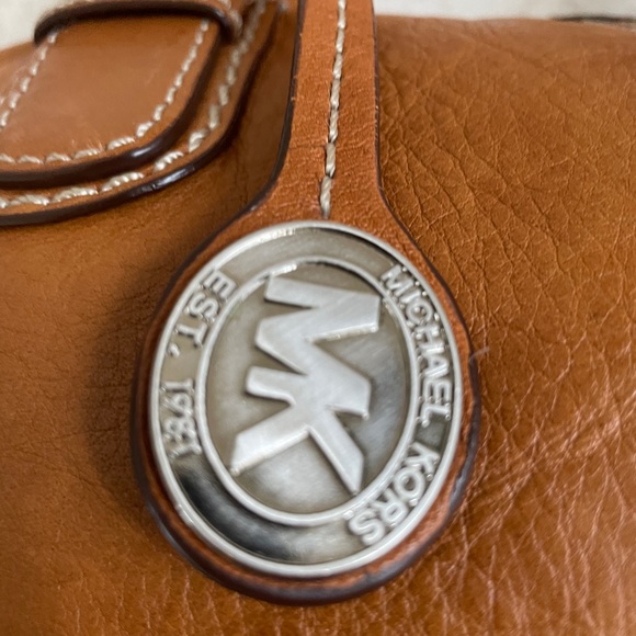 Michael Kors leather satchel - Picture 2 of 6